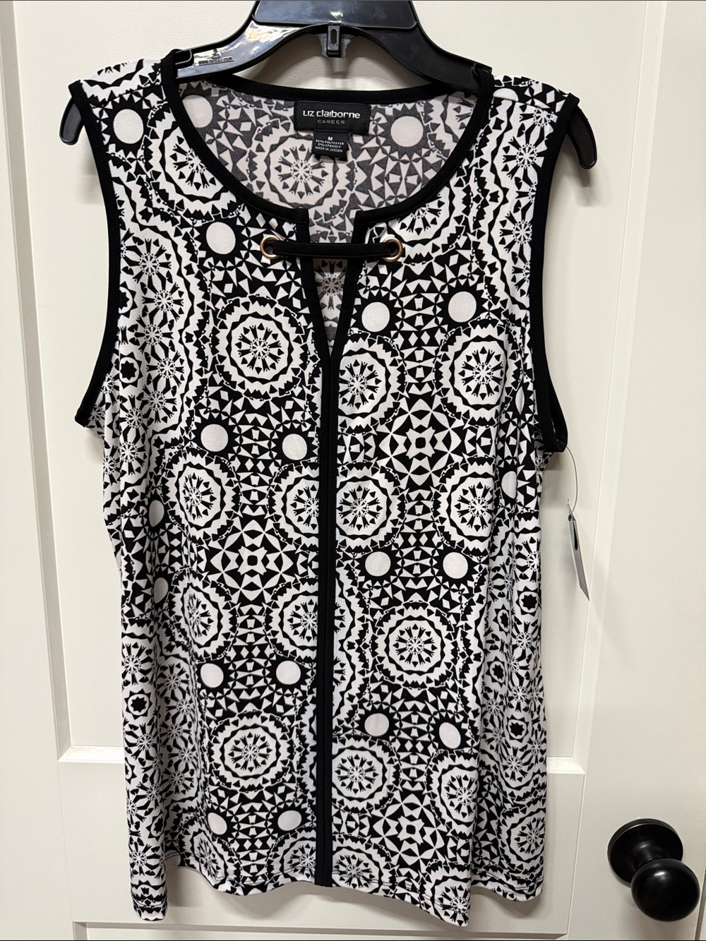 Liz Claiborne Black & White Geometric Sleeveless Tank